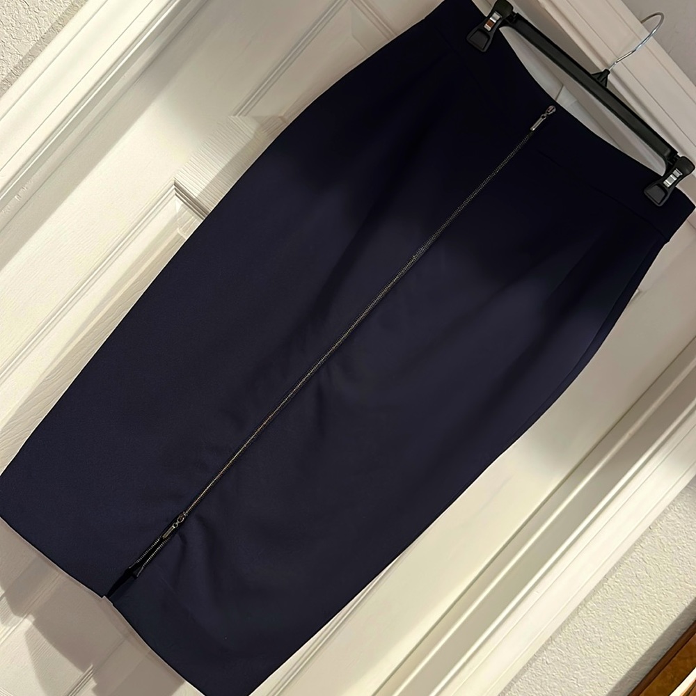Sexy slim midi skirt.
